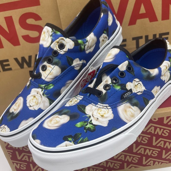 Vans Men’s Era
(Romantic Floral) Lapis Blue Sneakers 
VN0A38FRVP9 - Picture 9 of 16